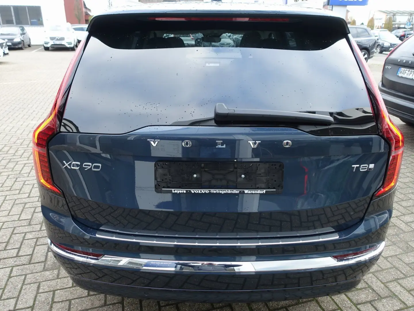 XC90 Ultra T8 AWD B&W FourC AHK Pano 360  HeadUP