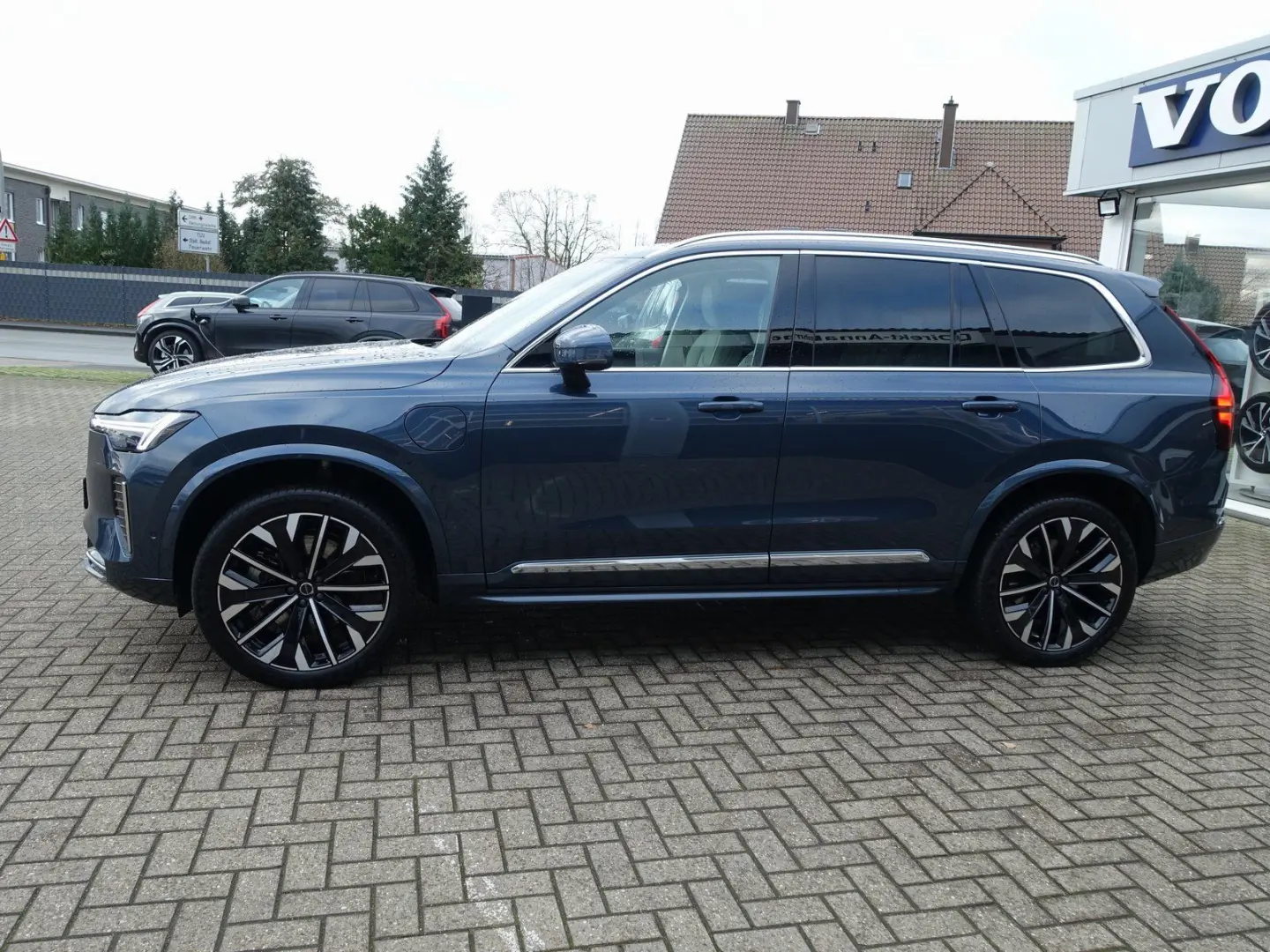 XC90 Ultra T8 AWD B&W FourC AHK Pano 360  HeadUP