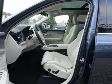 XC90 Ultra T8 AWD B&W FourC AHK Pano 360  HeadUP