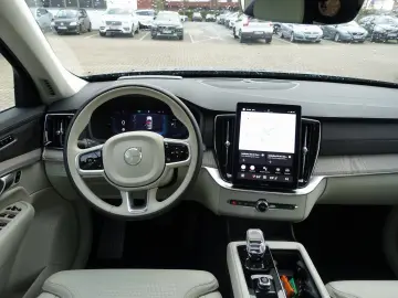 XC90 Ultra T8 AWD B&W FourC AHK Pano 360  HeadUP