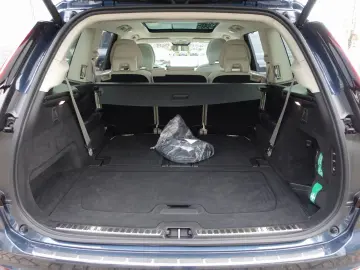 XC90 Ultra T8 AWD B&W FourC AHK Pano 360  HeadUP