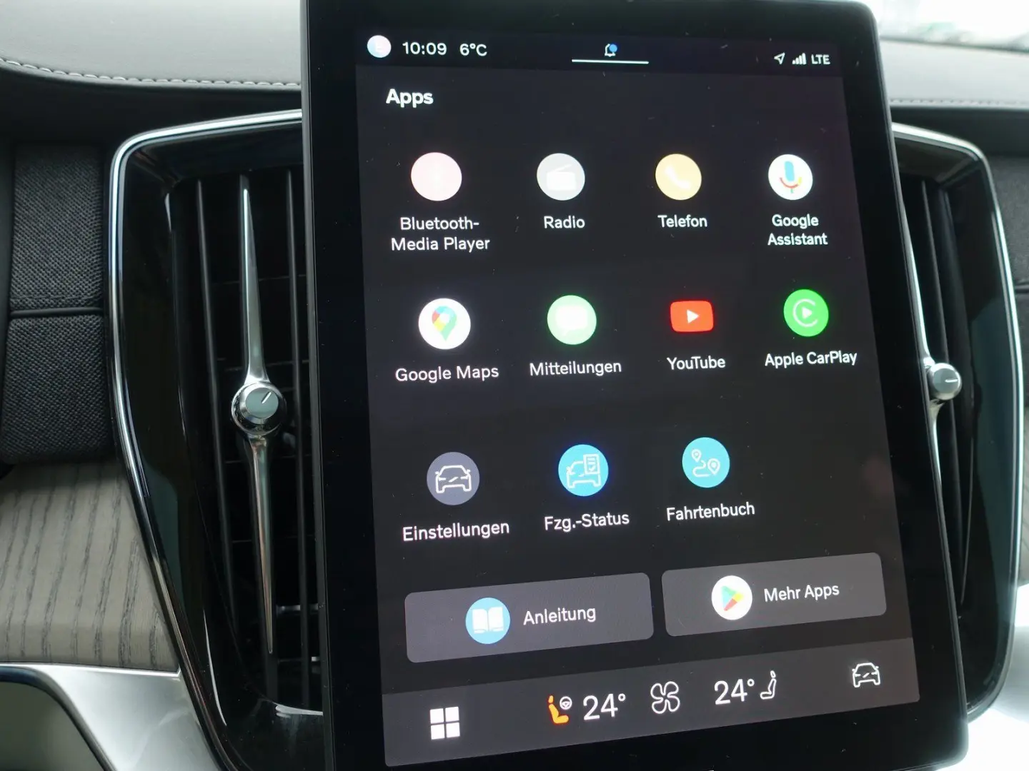 XC90 Ultra T8 AWD B&W FourC AHK Pano 360  HeadUP