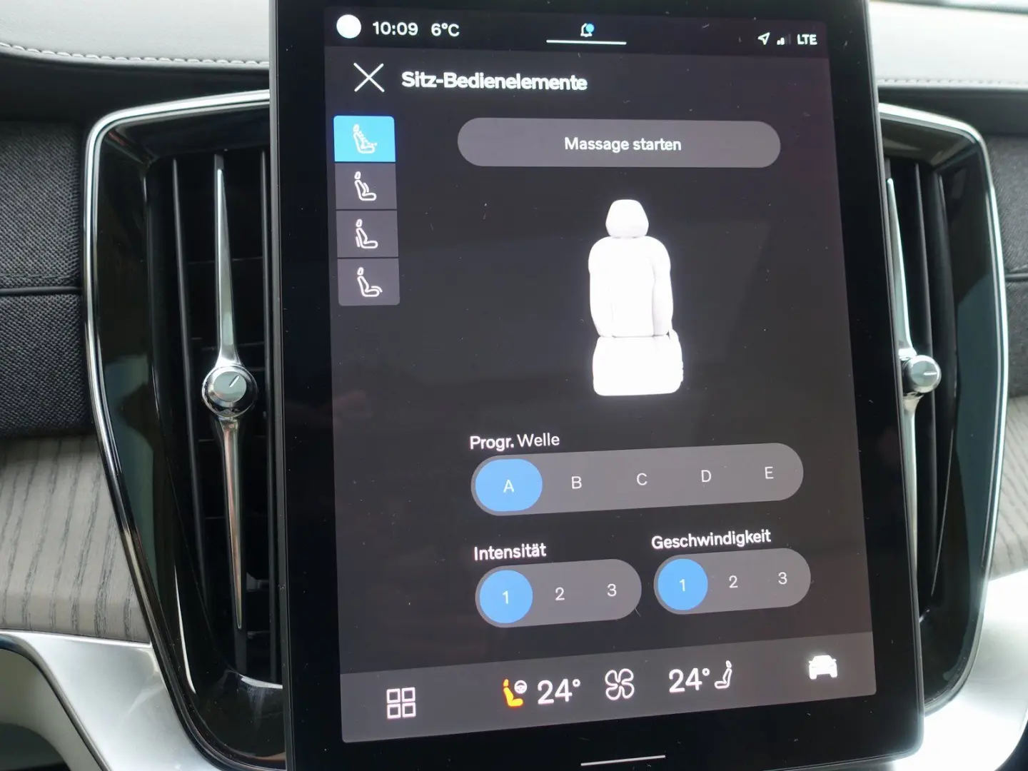 XC90 Ultra T8 AWD B&W FourC AHK Pano 360  HeadUP