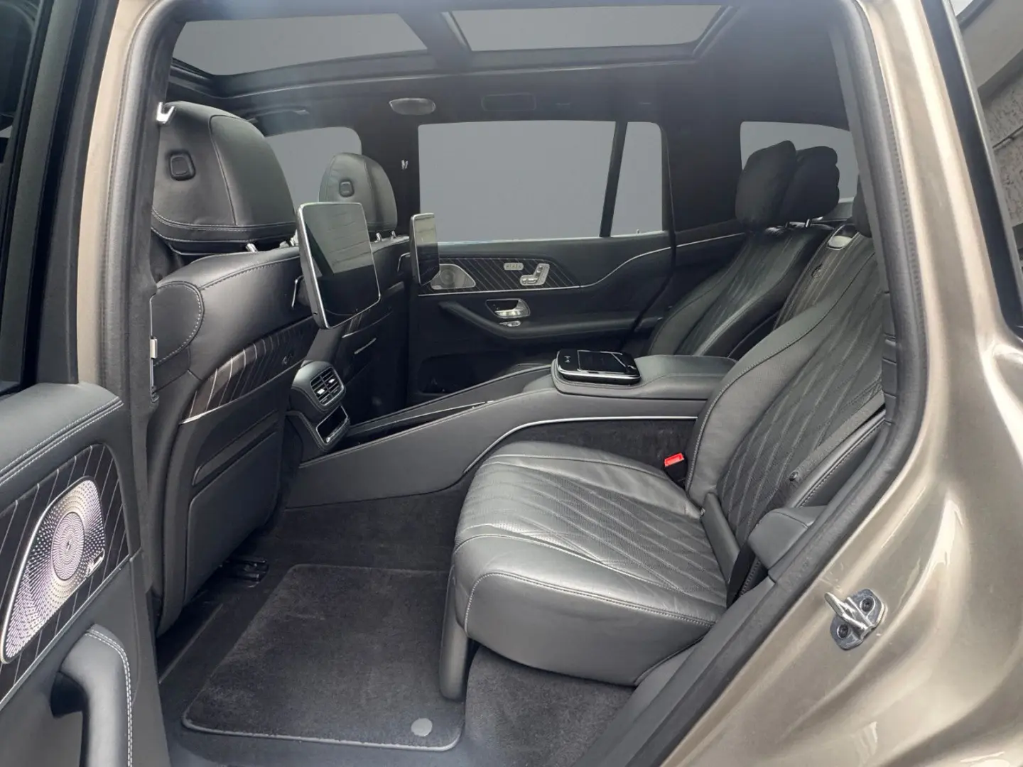 GLS 600 Maybach Night Series