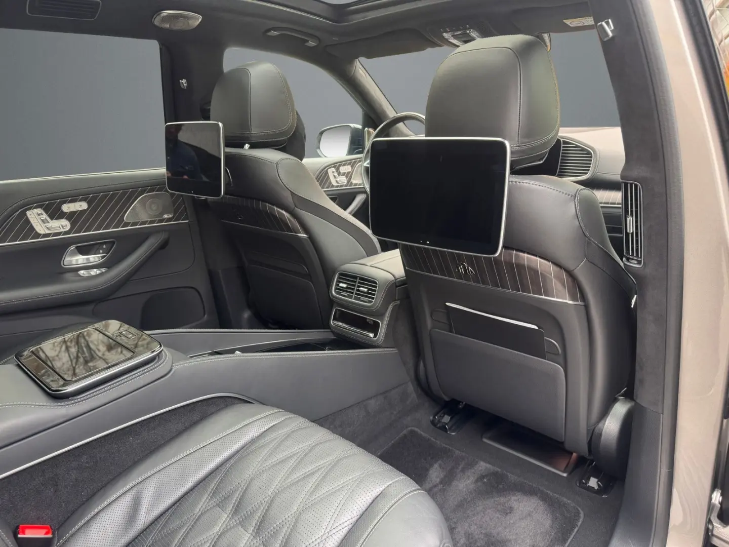 GLS 600 Maybach Night Series