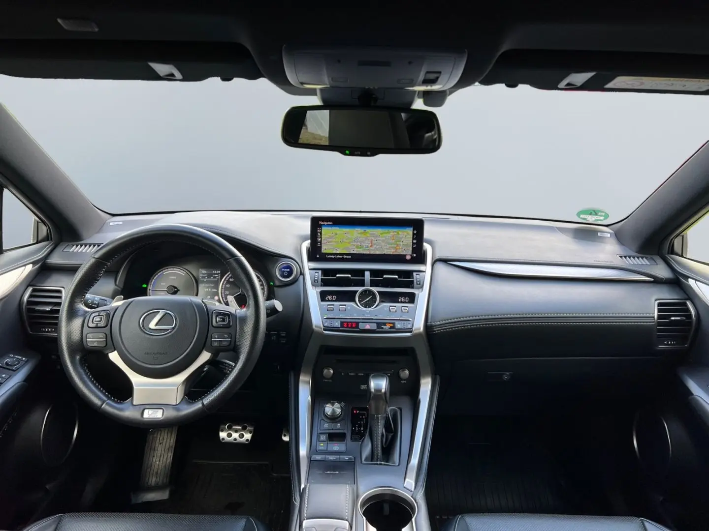 NX 300h E-FOUR F SPORT  Matrix 360  Levinson Pan