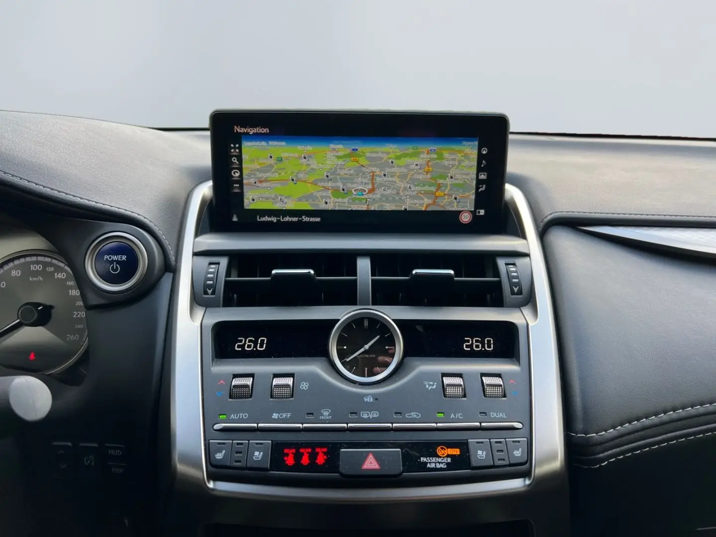 NX 300h E-FOUR F SPORT  Matrix 360  Levinson Pan