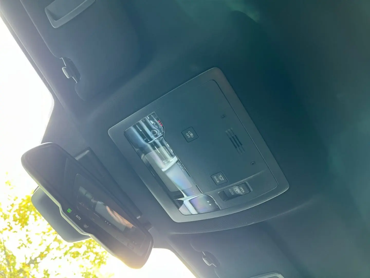 NX 300h E-FOUR F SPORT  Matrix 360  Levinson Pan