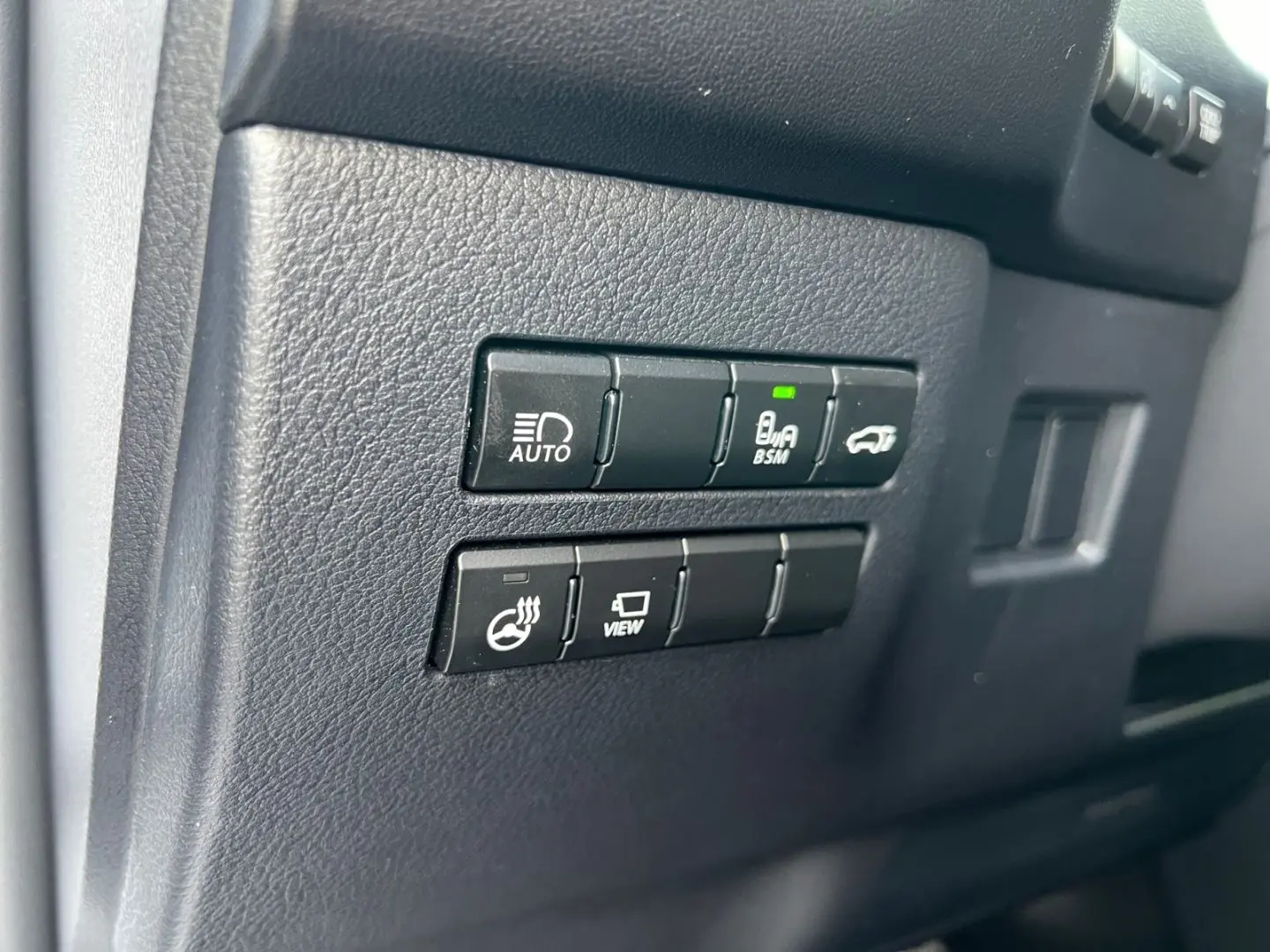 NX 300h E-FOUR F SPORT  Matrix 360  Levinson Pan