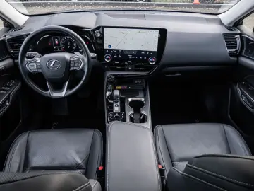 NX 450h   Executive Interieur Paket