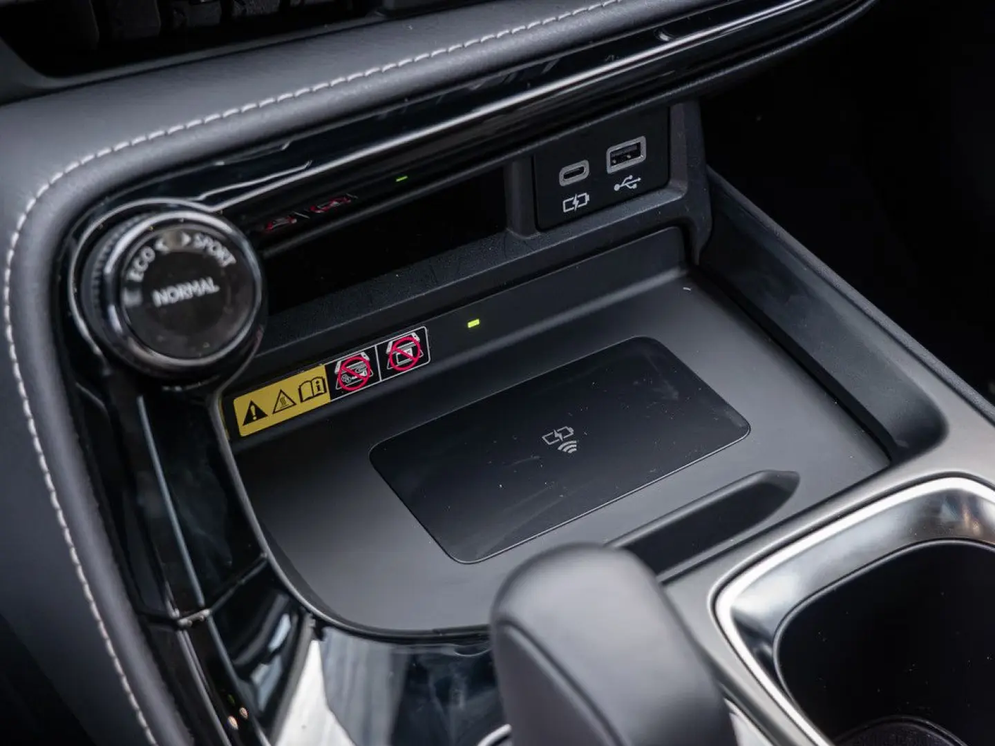 NX 450h   Executive Interieur Paket