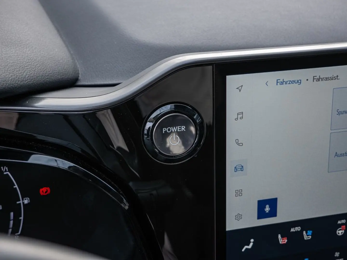 NX 450h   Executive Interieur Paket