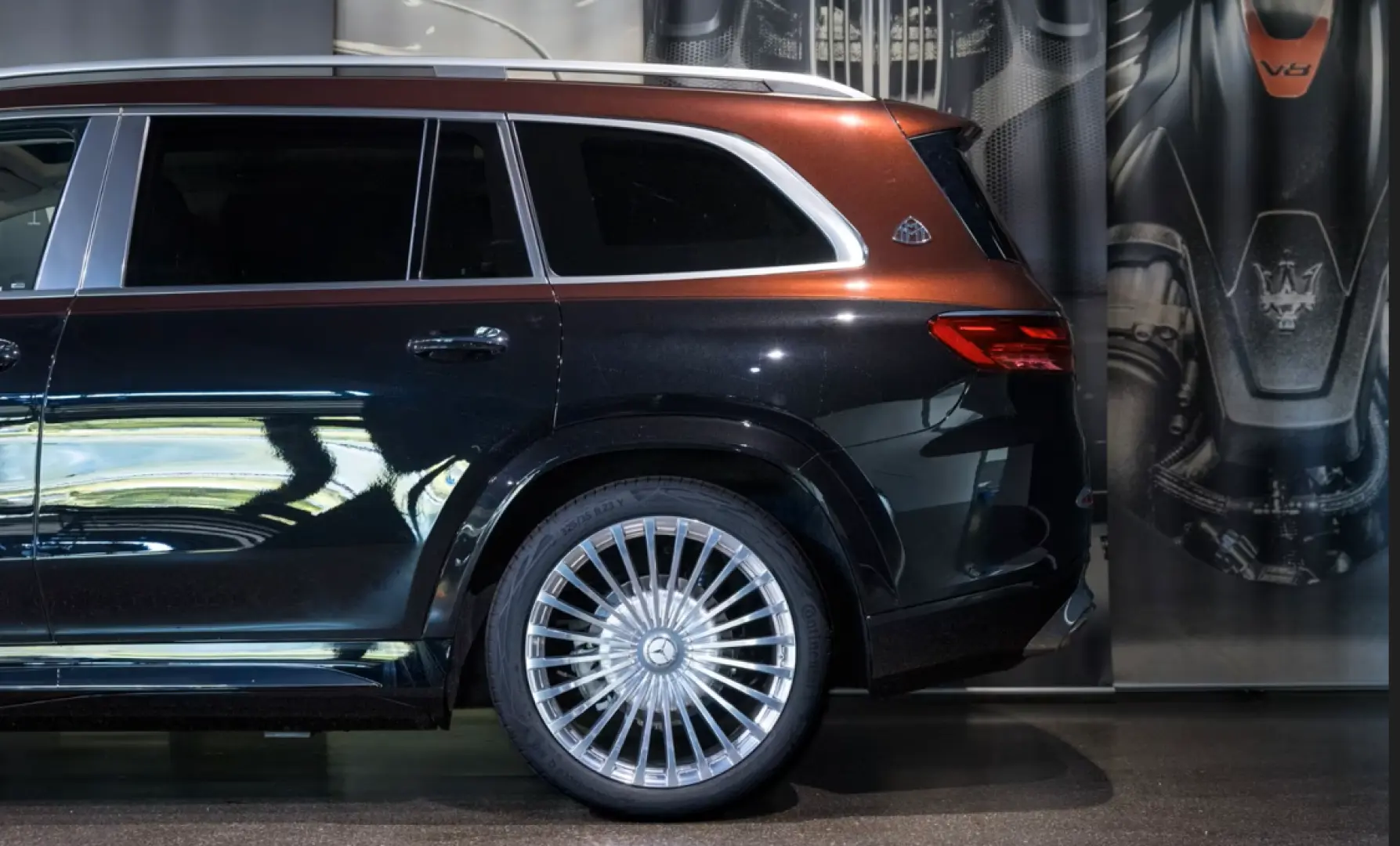 Mercedes-Benz GLS 600 MAYBACH   DUO-TONE E-ACTIVE BODY
