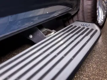 Mercedes-Benz GLS 600 MAYBACH   DUO-TONE E-ACTIVE BODY