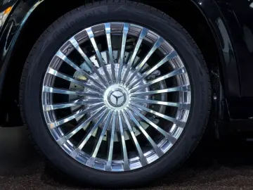 Mercedes-Benz GLS 600 MAYBACH   DUO-TONE E-ACTIVE BODY