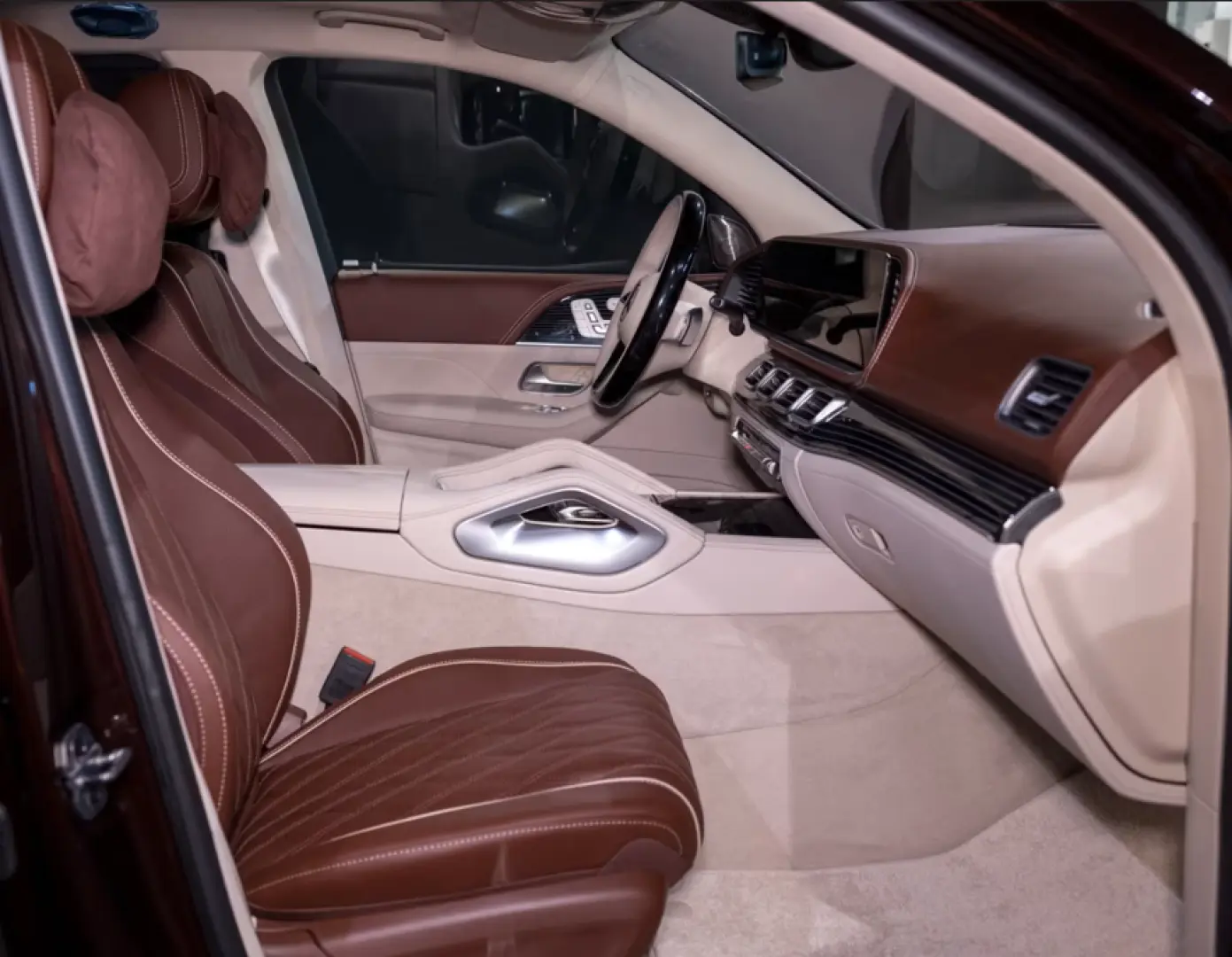 Mercedes-Benz GLS 600 MAYBACH   DUO-TONE E-ACTIVE BODY