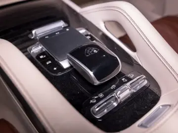 Mercedes-Benz GLS 600 MAYBACH   DUO-TONE E-ACTIVE BODY