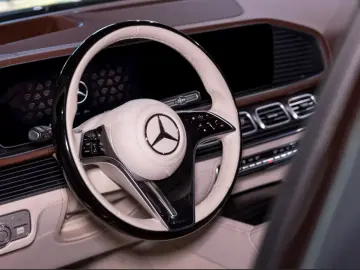 Mercedes-Benz GLS 600 MAYBACH   DUO-TONE E-ACTIVE BODY