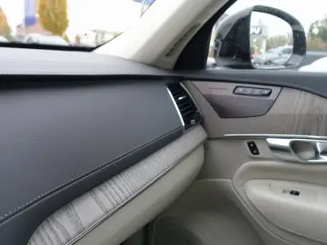 XC90 Ultra Dark T8 AWD Plug-in Hybrid PANO FourC