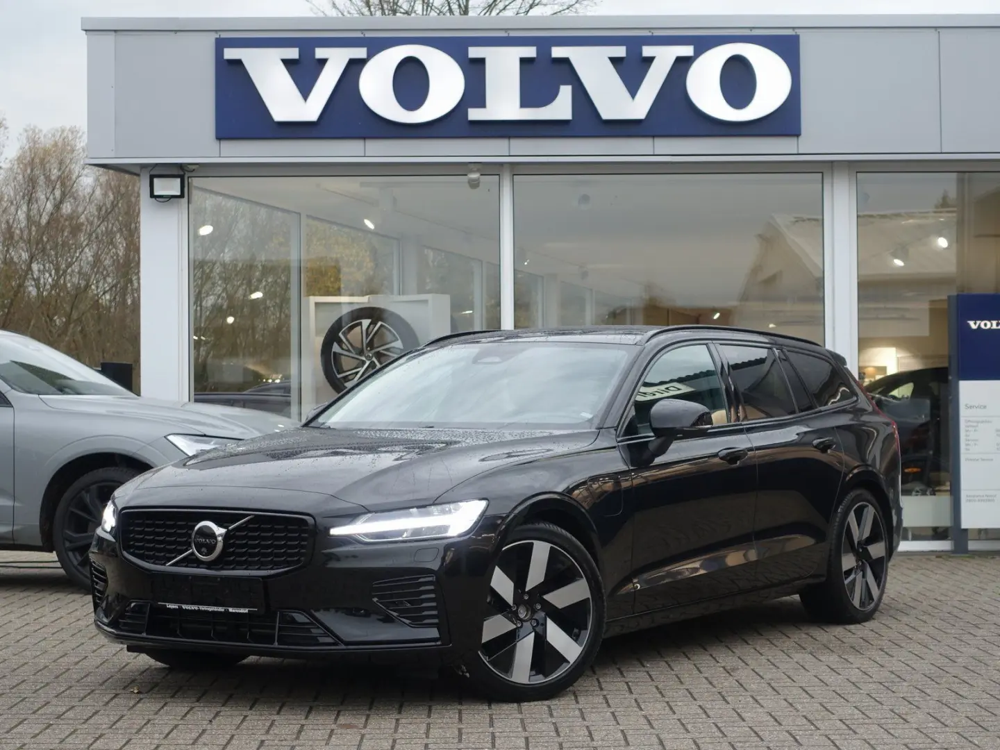 V60 Plus Dark T6 AWD Plug-in Hybrid AHK 360  KAM