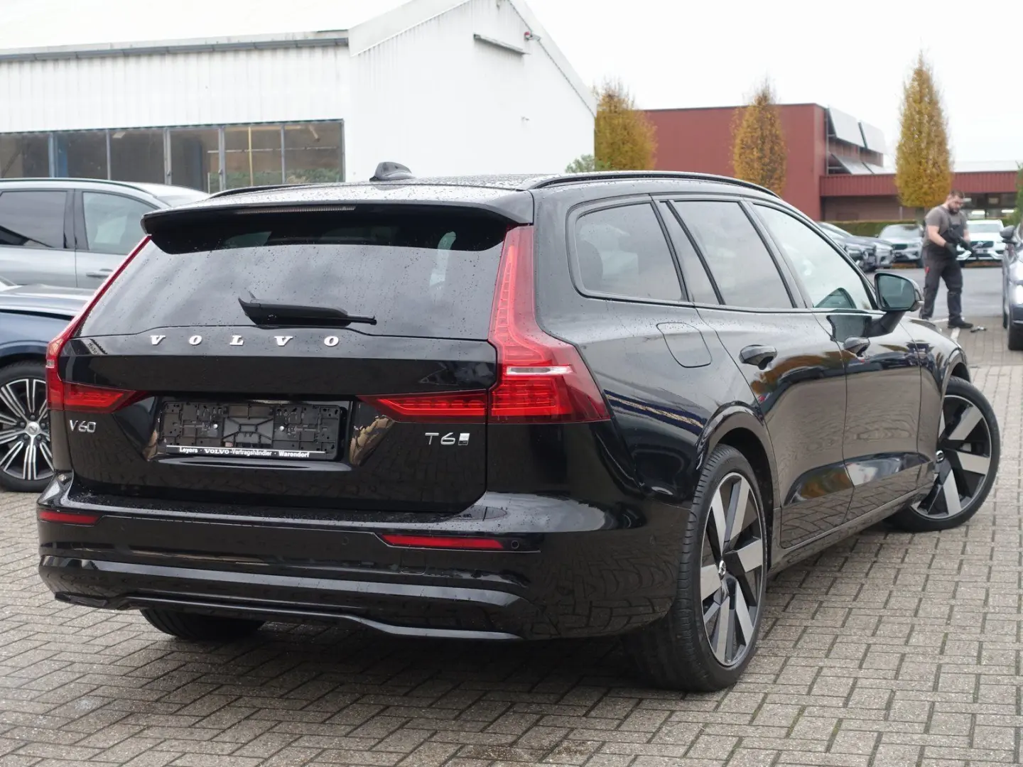 V60 Plus Dark T6 AWD Plug-in Hybrid AHK 360  KAM