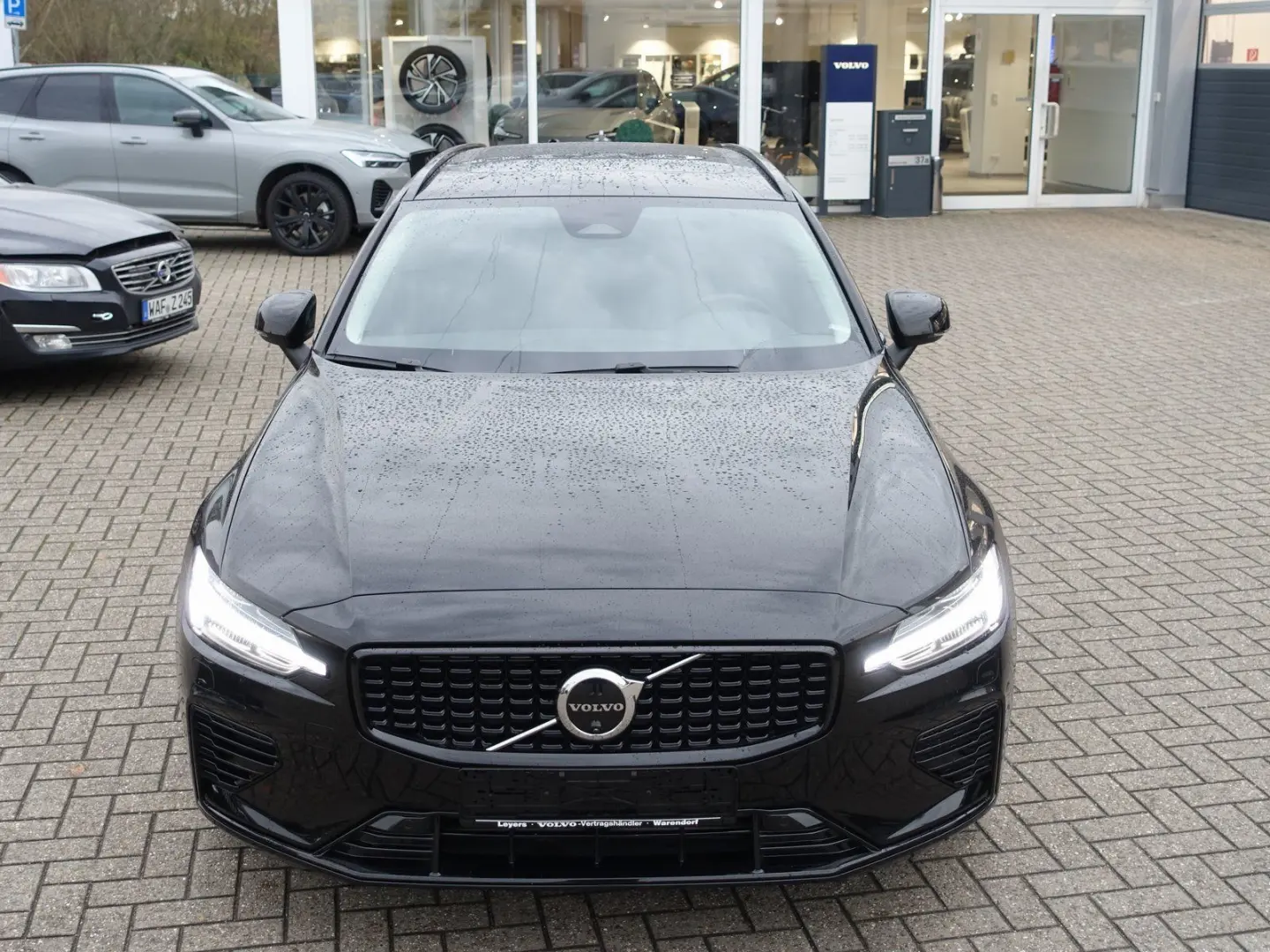 V60 Plus Dark T6 AWD Plug-in Hybrid AHK 360  KAM