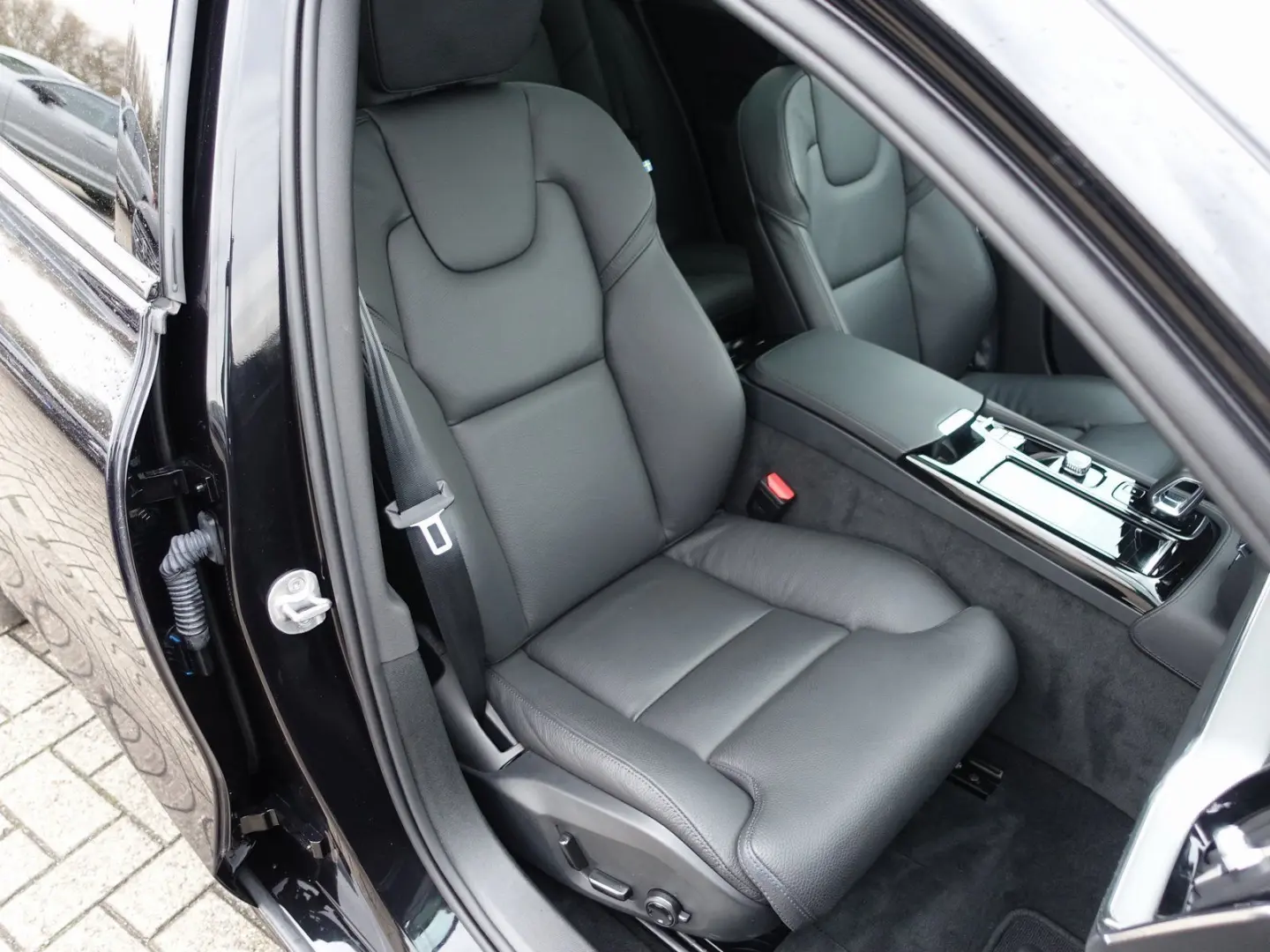 V60 Plus Dark T6 AWD Plug-in Hybrid AHK 360  KAM