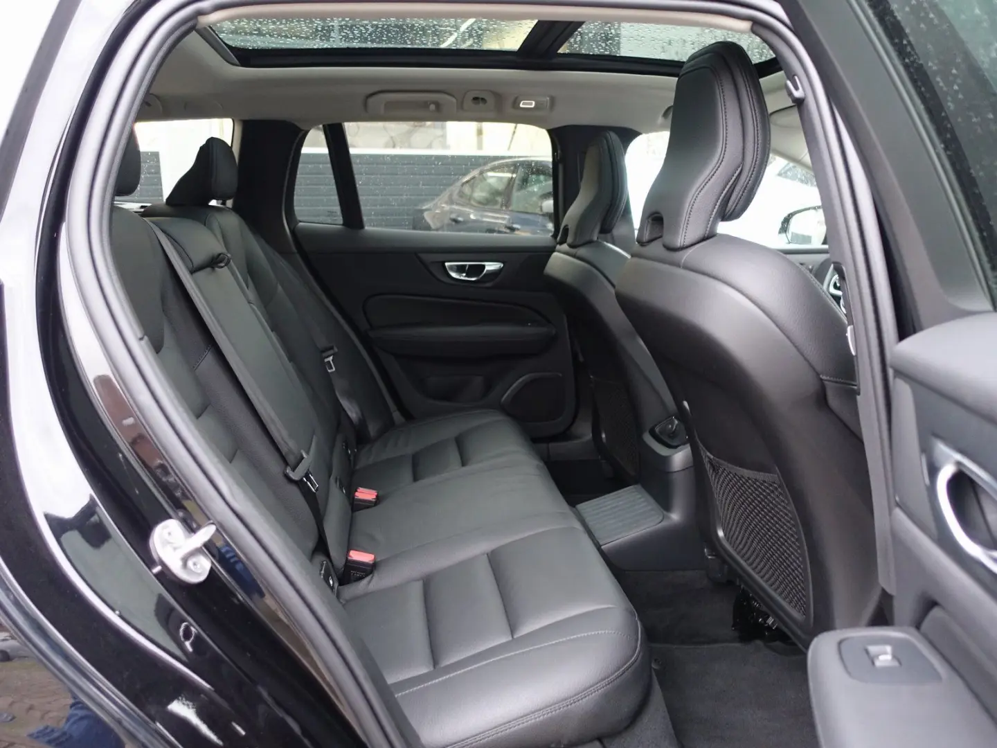 V60 Plus Dark T6 AWD Plug-in Hybrid AHK 360  KAM