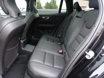 V60 Plus Dark T6 AWD Plug-in Hybrid AHK 360  KAM