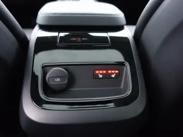 V60 Plus Dark T6 AWD Plug-in Hybrid AHK 360  KAM