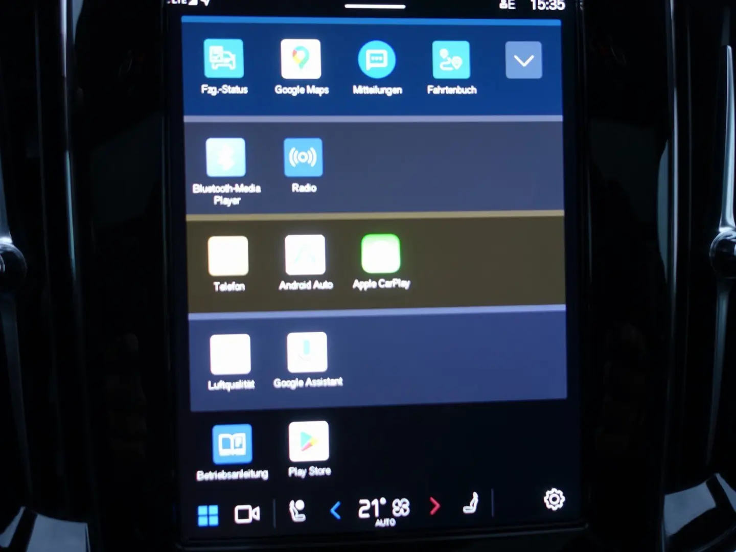 V60 Plus Dark T6 AWD Plug-in Hybrid AHK 360  KAM