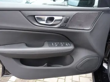 V60 Plus Dark T6 AWD Plug-in Hybrid AHK 360  KAM