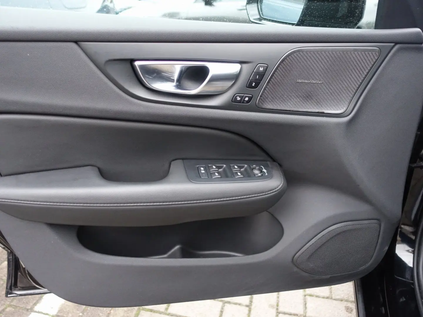 V60 Plus Dark T6 AWD Plug-in Hybrid AHK 360  KAM