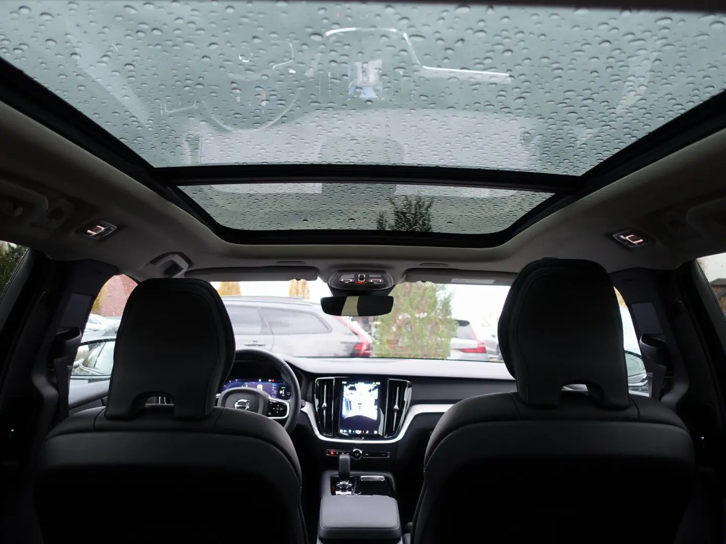 V60 Plus Dark T6 AWD Plug-in Hybrid AHK 360  KAM