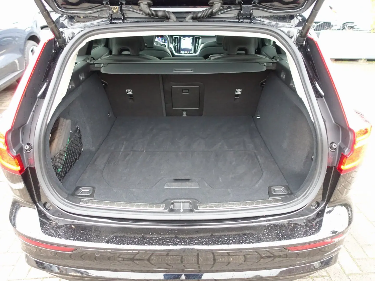 V60 Plus Dark T6 AWD Plug-in Hybrid AHK 360  KAM