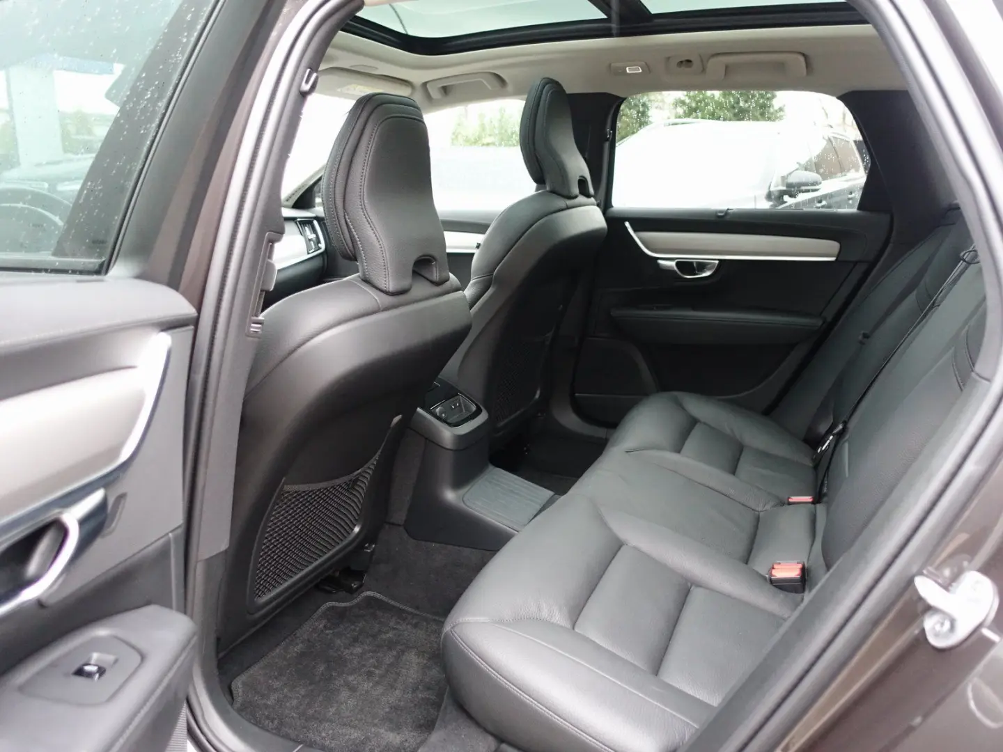 V90 Ultra T8 AWD Plug-in HeadUp 360 Cam AHK BLIS