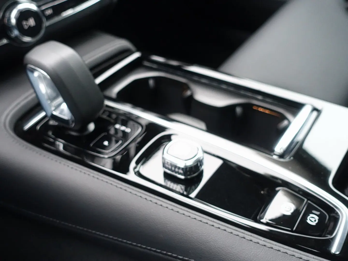 S90 Recharge Plus T8 AWD Plug-in Hybrid 360  BLS