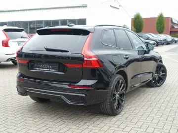 XC60 Black Edition Plus B5 AWD 360 Cam Four-C