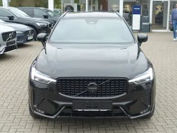 XC60 Black Edition Plus B5 AWD 360 Cam Four-C