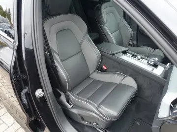 XC60 Black Edition Plus B5 AWD 360 Cam Four-C