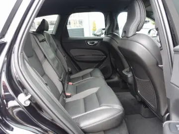 XC60 Black Edition Plus B5 AWD 360 Cam Four-C