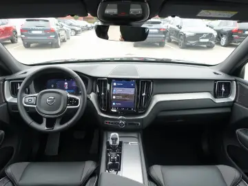 XC60 Black Edition Plus B5 AWD 360 Cam Four-C