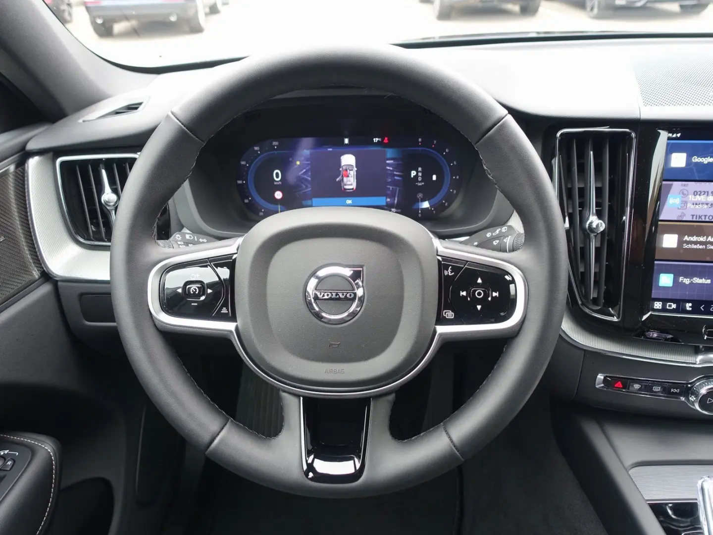 XC60 Black Edition Plus B5 AWD 360 Cam Four-C