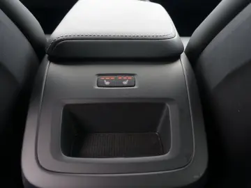 XC60 Black Edition Plus B5 AWD 360 Cam Four-C