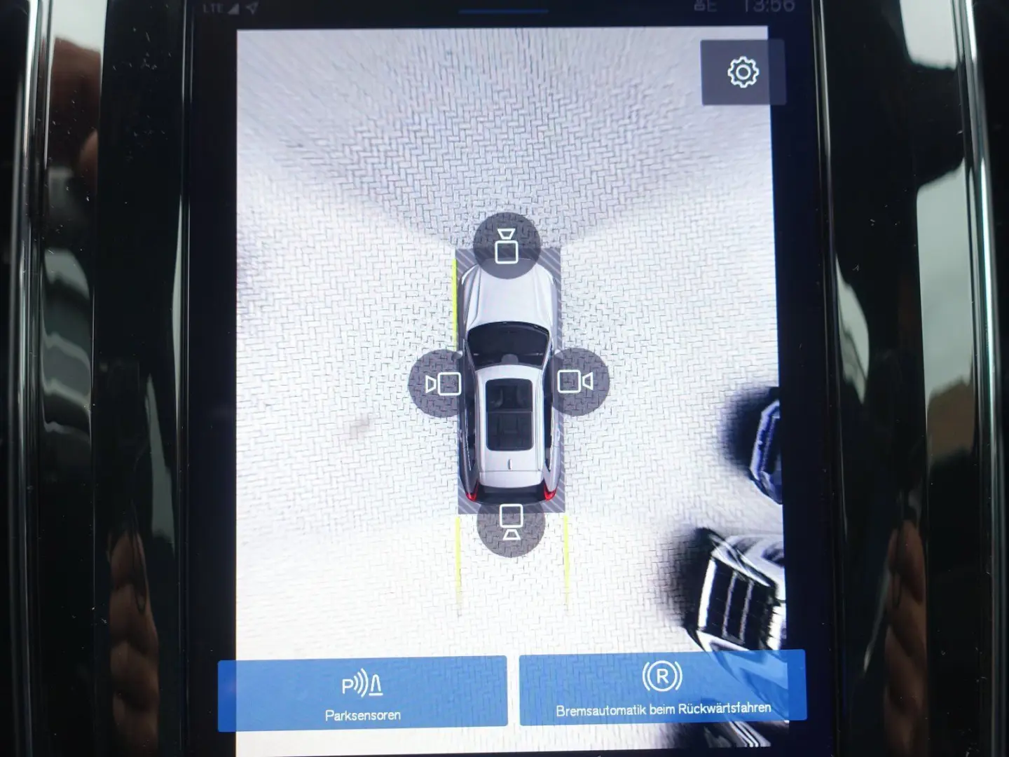 XC60 Black Edition Plus B5 AWD 360 Cam Four-C