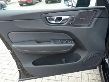 XC60 Black Edition Plus B5 AWD 360 Cam Four-C