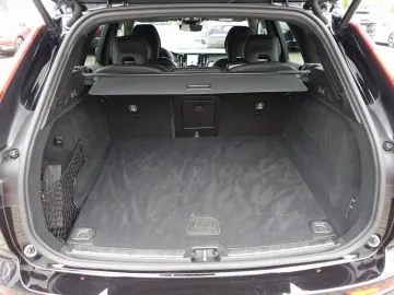 XC60 Black Edition Plus B5 AWD 360 Cam Four-C