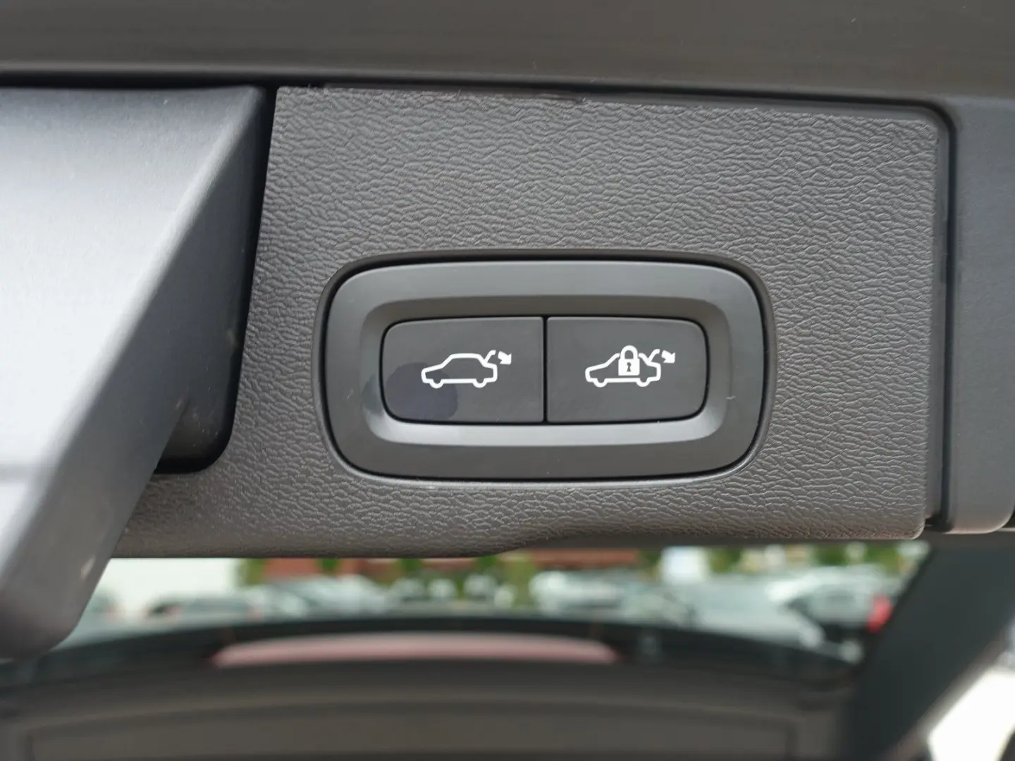 XC60 Black Edition Plus B5 AWD 360 Cam Four-C