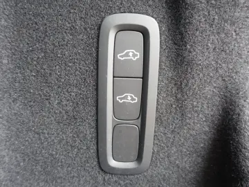 XC60 Black Edition Plus B5 AWD 360 Cam Four-C