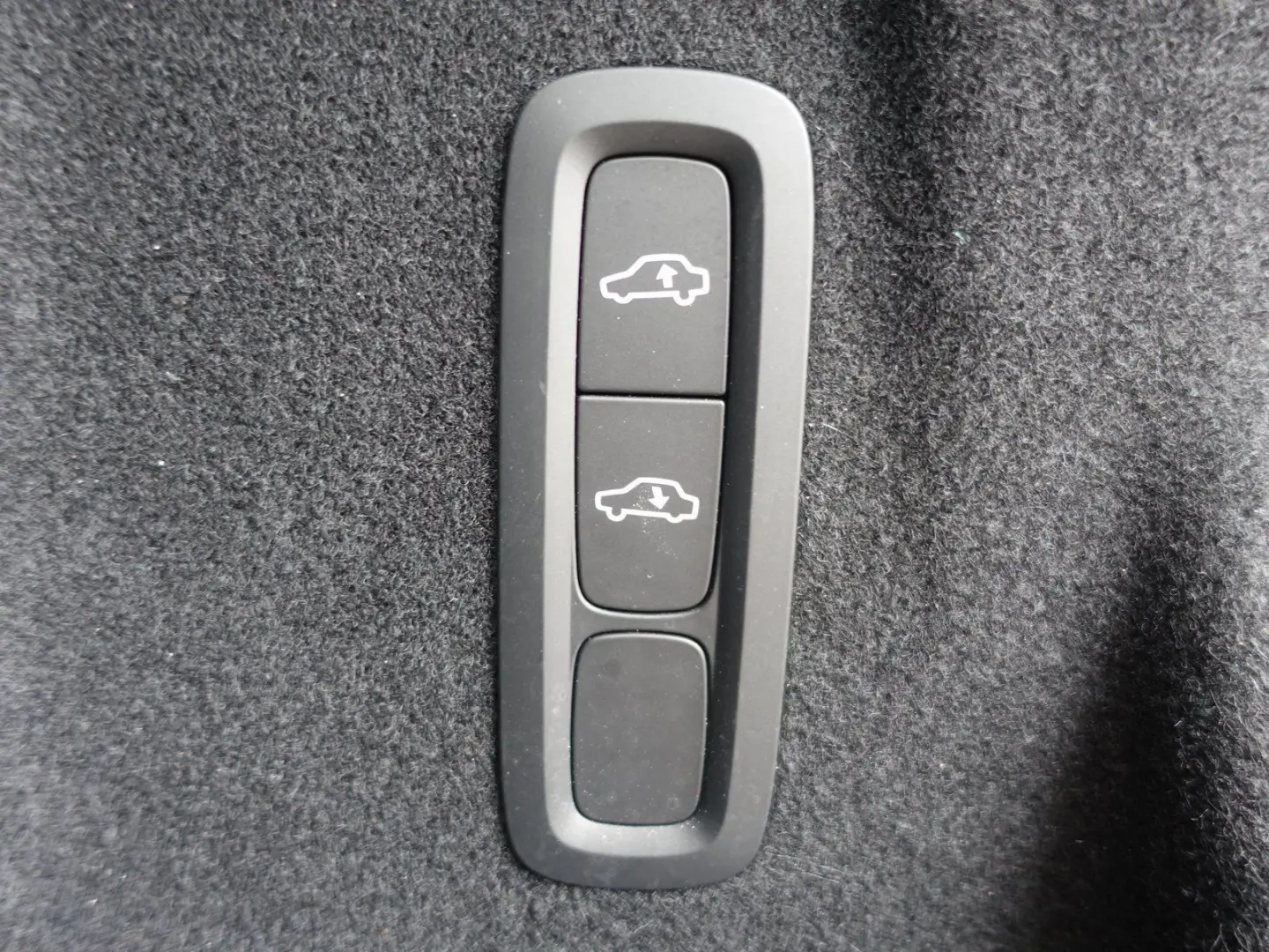 XC60 Black Edition Plus B5 AWD 360 Cam Four-C